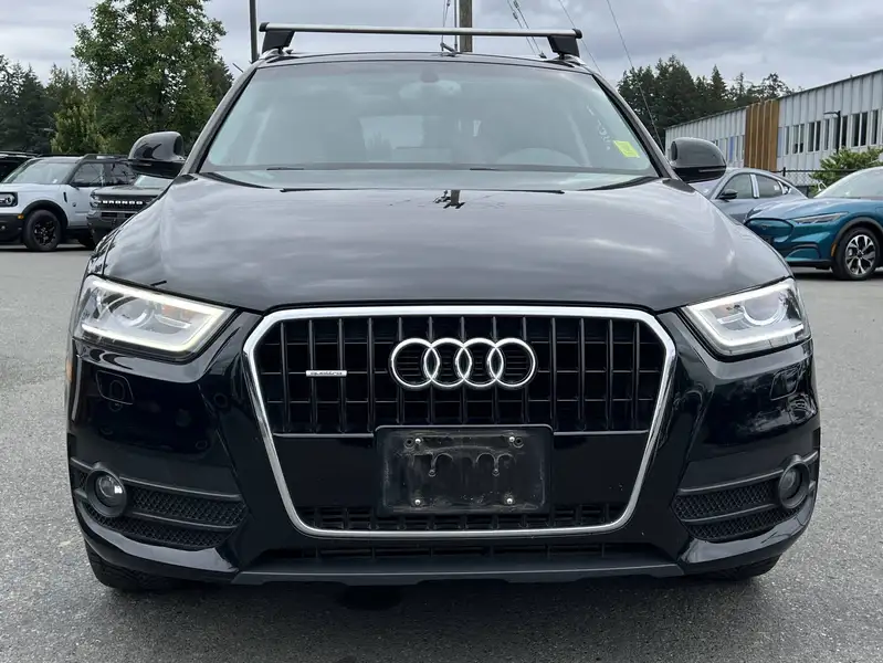 2015 Audi Q3 Progressiv | Navigation | AWD, černá, 150 718 km, dovoz Kanada — foto 10 z 12