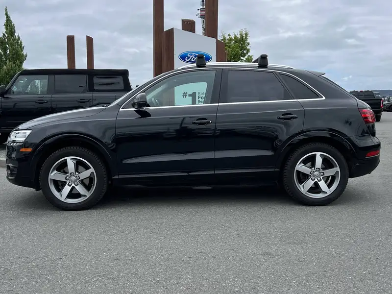 2015 Audi Q3 Progressiv | Navigation | AWD, černá, 150 718 km, dovoz Kanada — foto 4 z 12