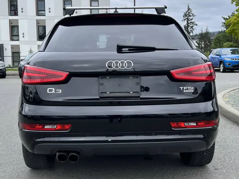 2015 Audi Q3 Progressiv | Navigation | AWD, černá, 150 718 km, dovoz Kanada — foto 7 z 12