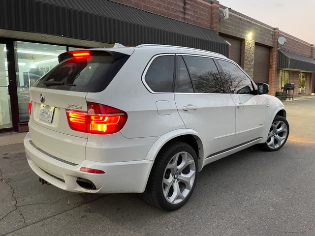 2012 BMW X5, bílá, 2 km, dovoz Kanada — foto 2 z 4