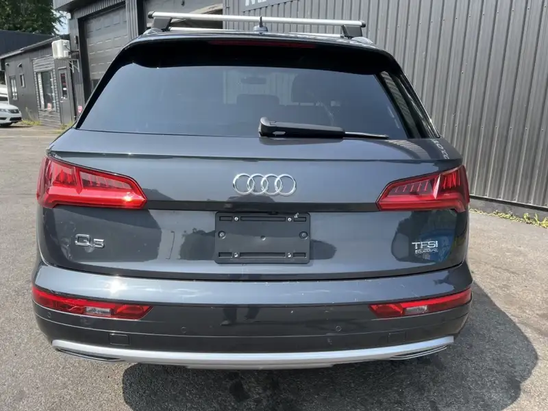 2018 Audi Q5 Progressiv, šedá, 97 000 km, dovoz Kanada — foto 5 z 12