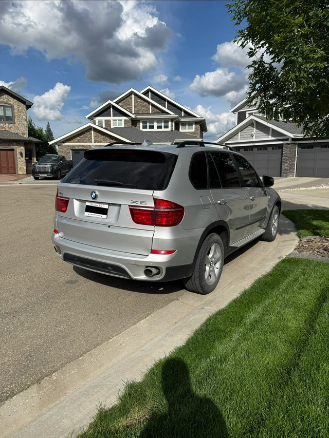 2012 BMW X5, 182 000 km, dovoz Kanada — foto 4 z 5