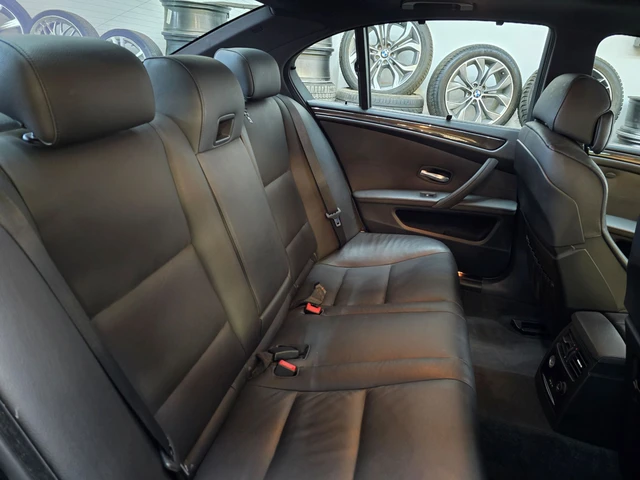 2008 550i, modrá, 108 052 km, dovoz Kanada — foto 9 z 18