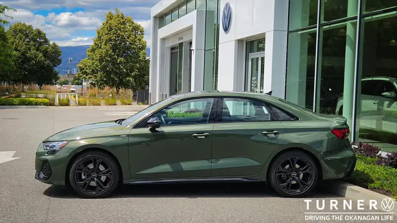 2025 Audi A3 Progressiv, 7 520 km, dovoz Kanada — foto 2 z 12