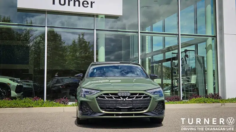 2025 Audi A3 Progressiv, 7 520 km, dovoz Kanada — foto 3 z 12