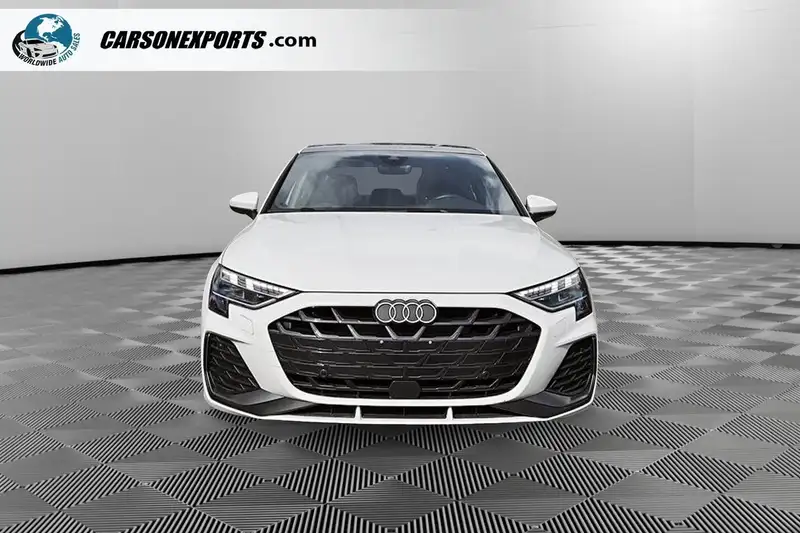 2025 Audi A3 40 Progressiv, bílá, 31 626 km, dovoz Kanada — foto 2 z 12