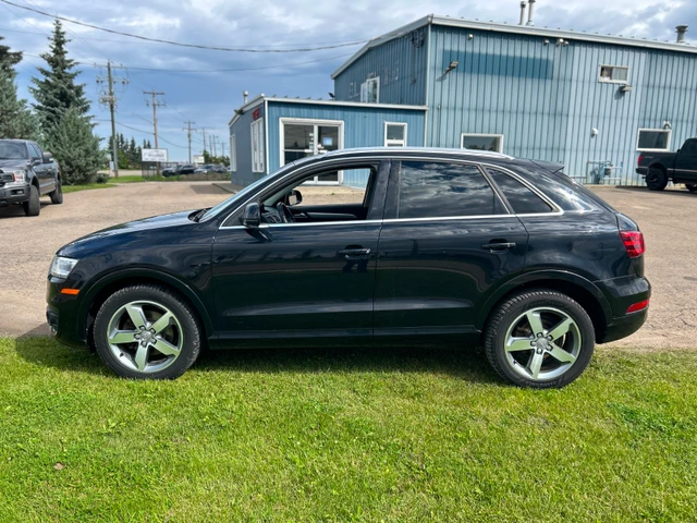 2015 Audi Q3 Progressiv, černá, 137 218 km, dovoz Kanada — foto 2 z 5