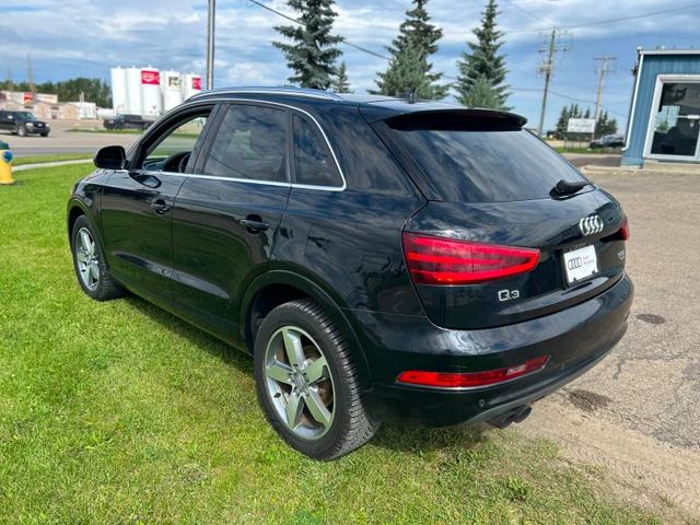 2015 Audi Q3 Progressiv, černá, 137 218 km, dovoz Kanada — foto 3 z 5