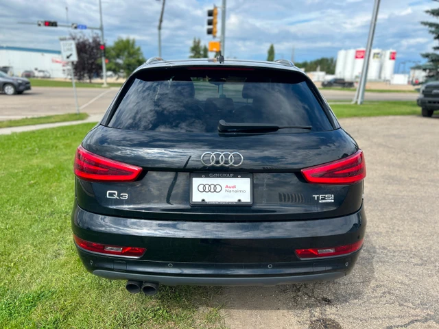 2015 Audi Q3 Progressiv, černá, 137 218 km, dovoz Kanada — foto 4 z 5
