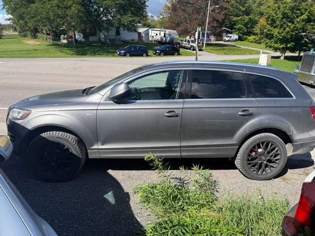 2011 Audi Q7, 250 000 km, dovoz Kanada — foto 4 z 5