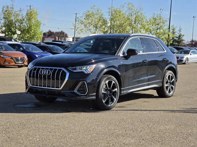 2025 Audi Q3 Progressiv, bílá, 30 731 km, dovoz Kanada — foto 2 z 20