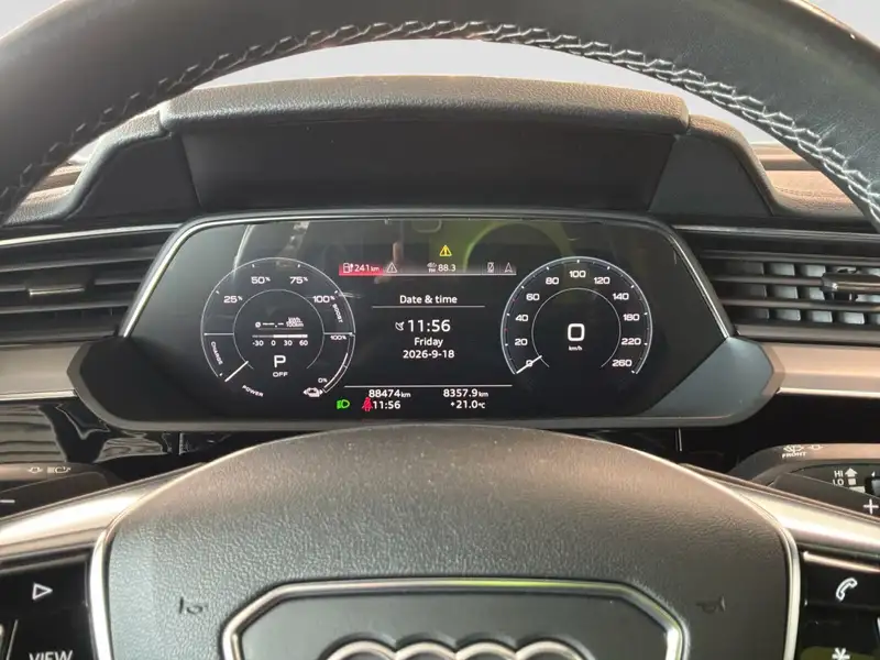 2022 Audi E-Tron Progressiv, modrá, 88 464 km, dovoz Kanada — foto 12 z 12