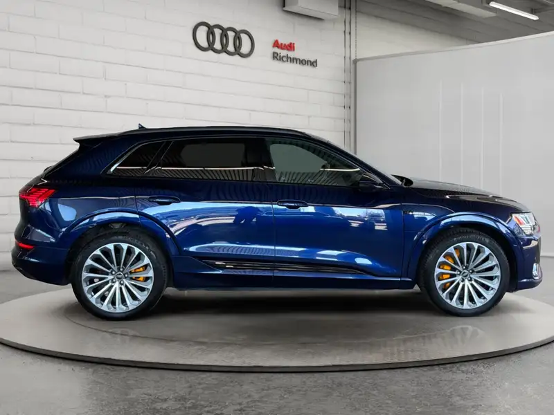 2022 Audi E-Tron Progressiv, modrá, 88 464 km, dovoz Kanada — foto 4 z 12