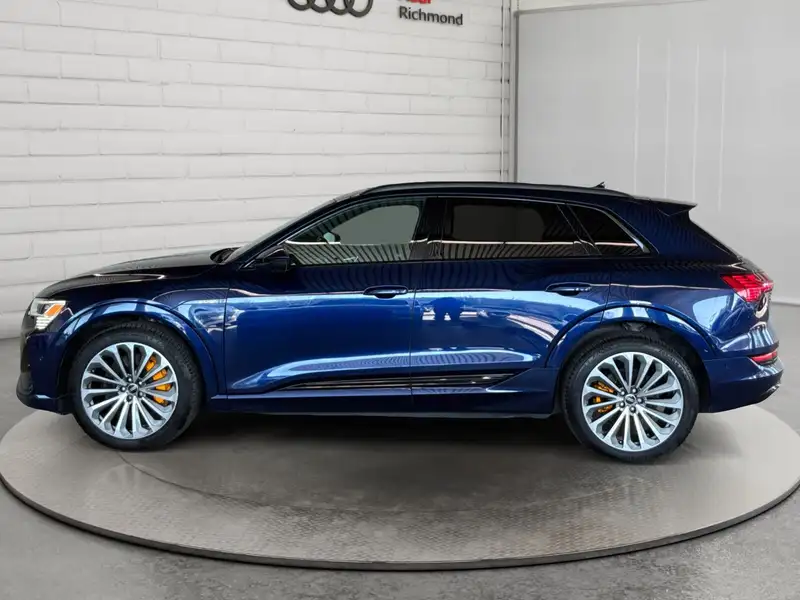 2022 Audi E-Tron Progressiv, modrá, 88 464 km, dovoz Kanada — foto 8 z 12