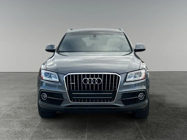 2017 Audi Q5 Progressiv, šedá, 176 629 km, dovoz Kanada — foto 1 z 5 2017 Audi Q5 Progressiv, šedá, 176 629 km, dovoz Kanada — foto 1 z 5