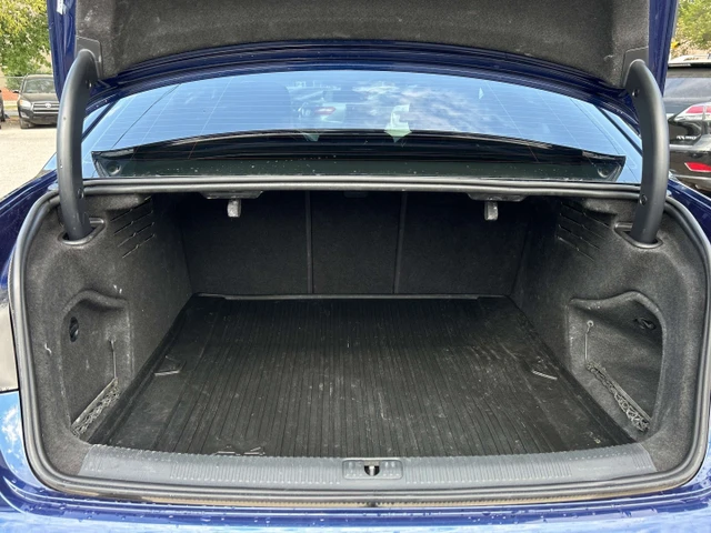 2017 Audi A4 Progressiv, modrá, 172 285 km, dovoz Kanada — foto 7 z 20