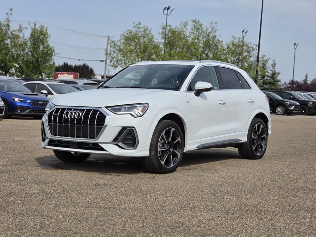 2025 Audi Q3 Progressiv, bílá, 31 087 km, dovoz Kanada — foto 2 z 20