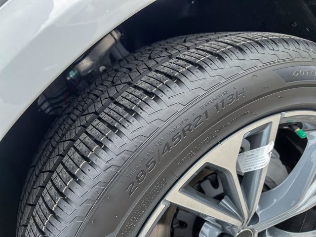 2026 Audi Q8 Technik, bílá, 19 km, dovoz Kanada — foto 11 z 20