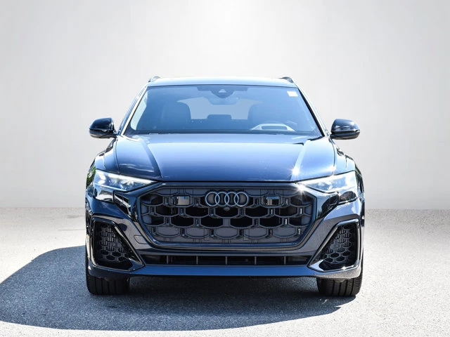 2026 Audi Q8 Technik, modrá, 9 041 km, dovoz Kanada — foto 2 z 5