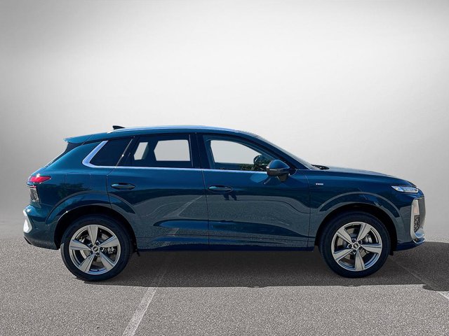 2026 Audi Q3 Progressiv, modrá, 24 km, dovoz Kanada — foto 4 z 20