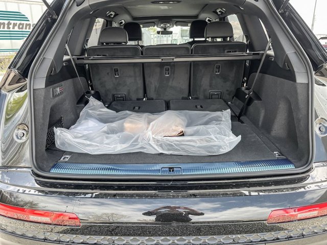 2026 Audi Q7 Technik, černá, 28 km, dovoz Kanada — foto 15 z 20
