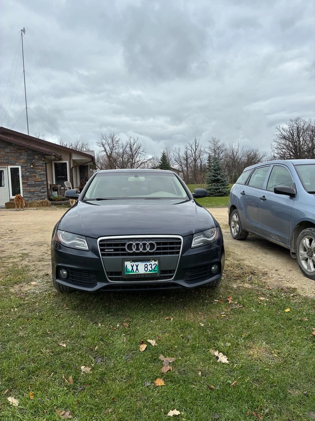 2012 Audi A4, 176 000 km, dovoz Kanada — foto 4 z 5