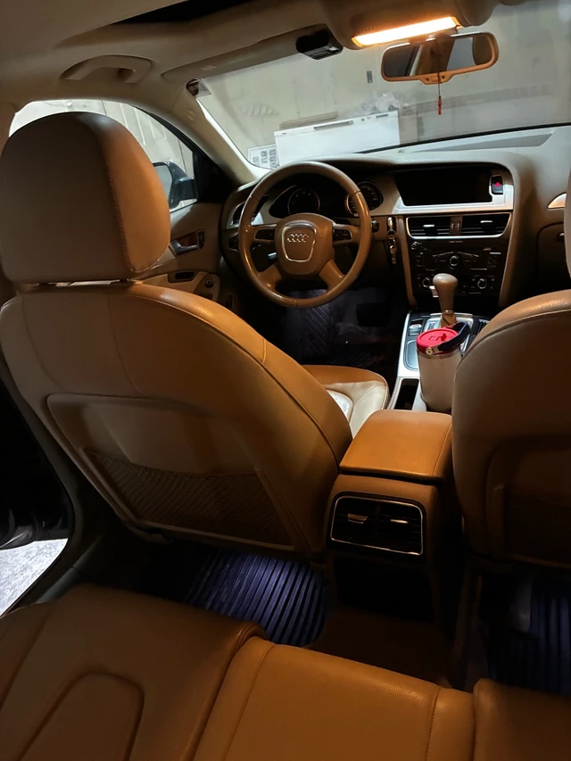 2012 Audi A4, 176 000 km, dovoz Kanada — foto 5 z 5