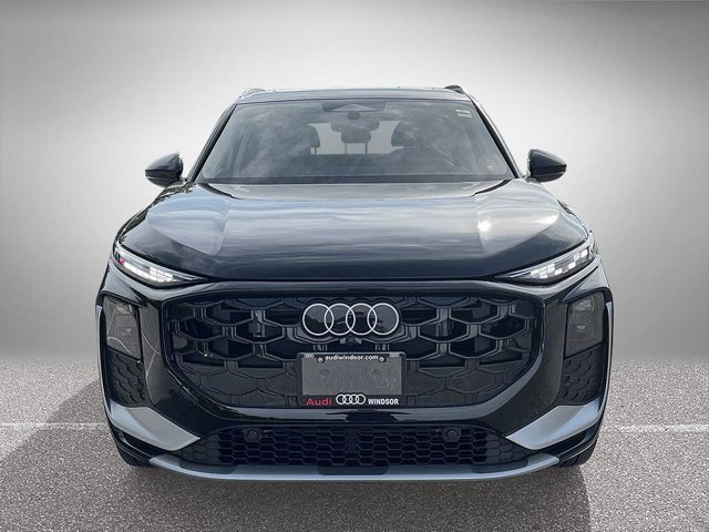 2026 Audi Q3 Progressiv, černá, 90 km, dovoz Kanada — foto 2 z 20