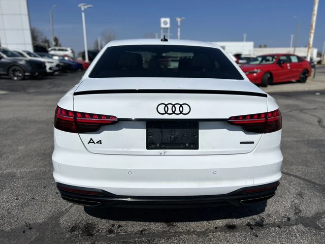 2024 Audi A4 Progressiv, bílá, 33 369 km, dovoz Kanada — foto 8 z 20
