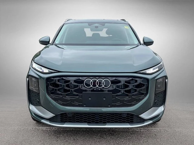 2026 Audi Q3 Progressiv, zelená, 18 km, dovoz Kanada — foto 2 z 20