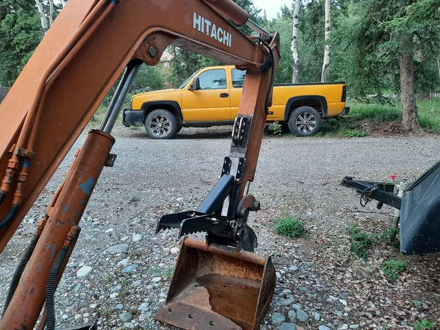 2000 Hitachi EX30, 4 800 mth, dovoz Kanada — foto 3 z 5