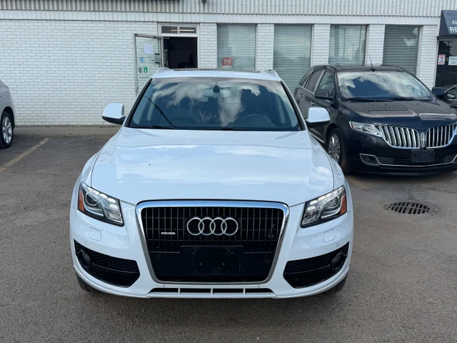 2012 Audi Q5 3.2L Premium, bílá, 114 754 km, dovoz Kanada — foto 2 z 5