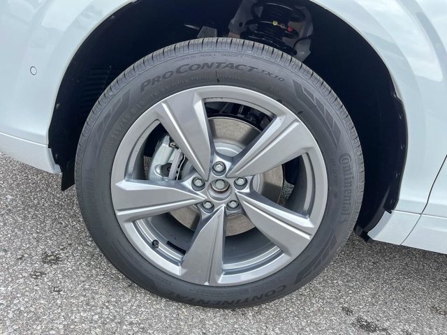 2026 Audi Q3 Progressiv, bílá, 20 km, dovoz Kanada — foto 10 z 20