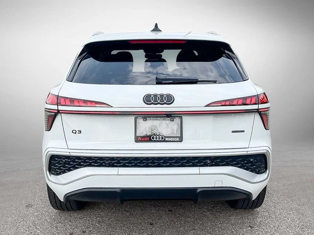 2026 Audi Q3 Progressiv, bílá, 20 km, dovoz Kanada — foto 6 z 20