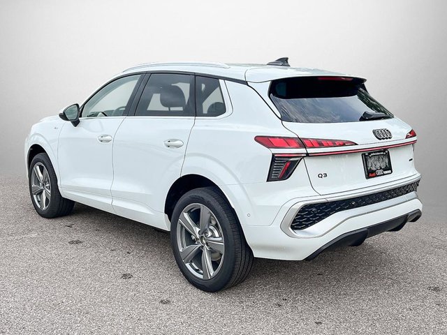 2026 Audi Q3 Progressiv, bílá, 20 km, dovoz Kanada — foto 9 z 20