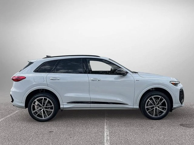 2026 Audi Q5 Progressiv, bílá, 21 km, dovoz Kanada — foto 4 z 20