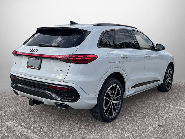 2026 Audi Q5 Progressiv, bílá, 21 km, dovoz Kanada — foto 5 z 20
