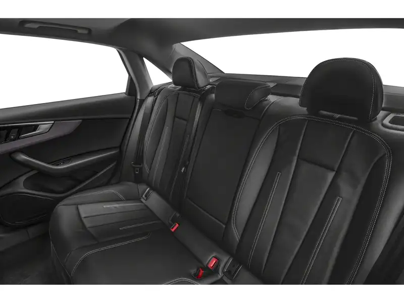 2022 Audi A4 Progressiv, černá, 64 000 km, dovoz Kanada — foto 8 z 10