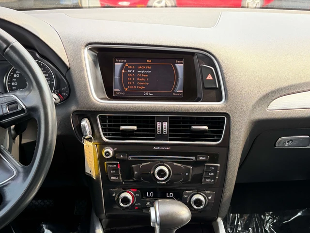 2015 Audi Q5 Progressiv, černá, 141 830 km, dovoz Kanada — foto 12 z 16