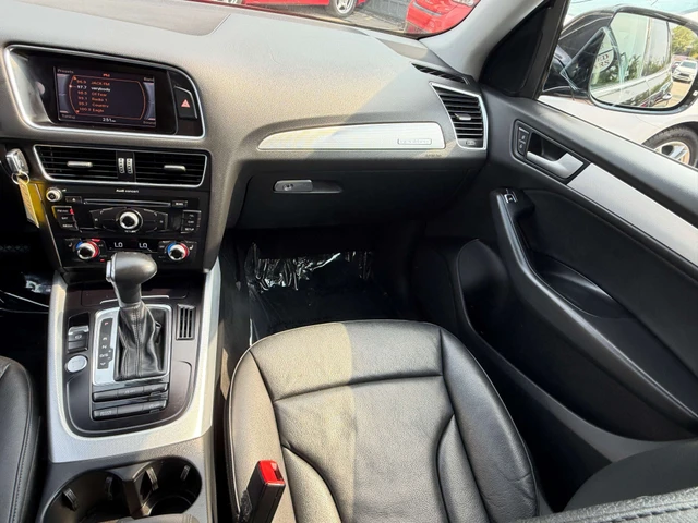 2015 Audi Q5 Progressiv, černá, 141 830 km, dovoz Kanada — foto 7 z 16