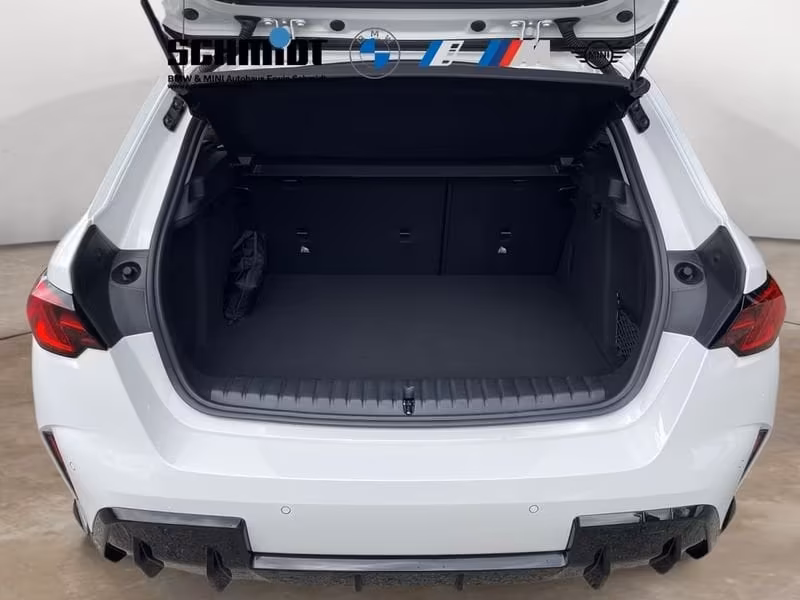 2030 BMW, Itálie — foto 1