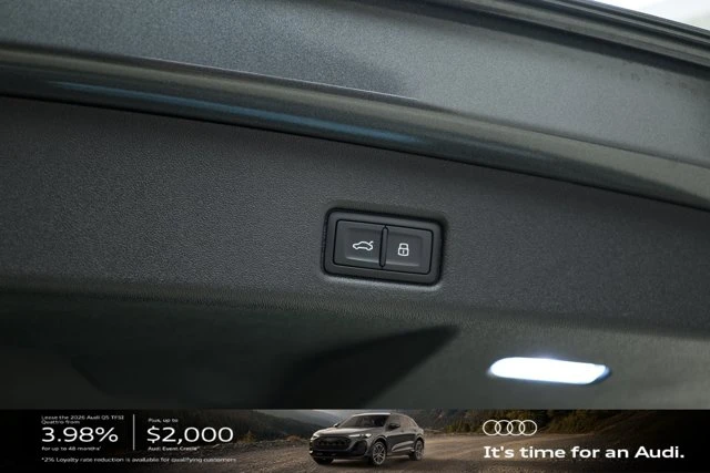 2026 Audi Q5 Progressiv, šedá, 19 km, dovoz Kanada — foto 9 z 20