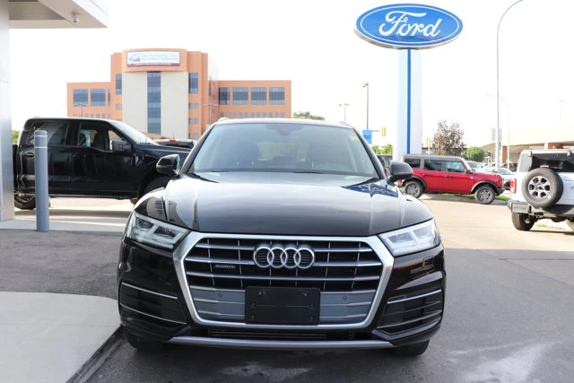 2020 Audi Q5 Progressiv, černá, 130 995 km, dovoz Kanada — foto 2 z 20