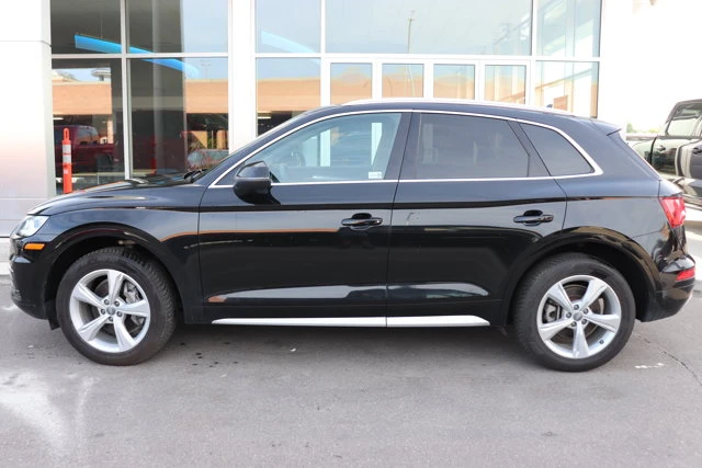 2020 Audi Q5 Progressiv, černá, 130 995 km, dovoz Kanada — foto 3 z 20