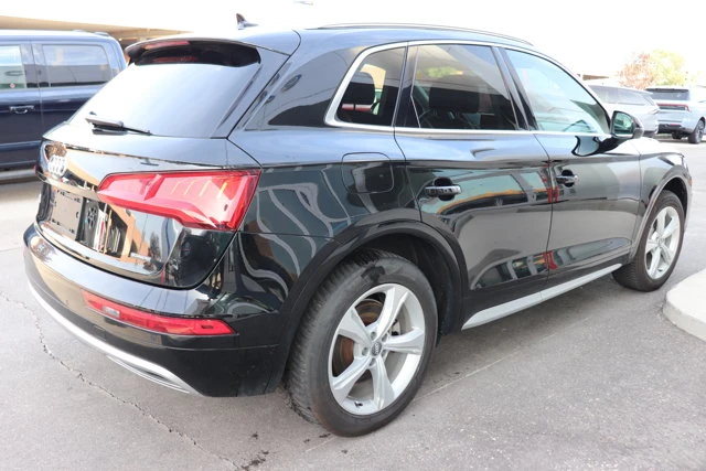 2020 Audi Q5 Progressiv, černá, 130 995 km, dovoz Kanada — foto 4 z 20