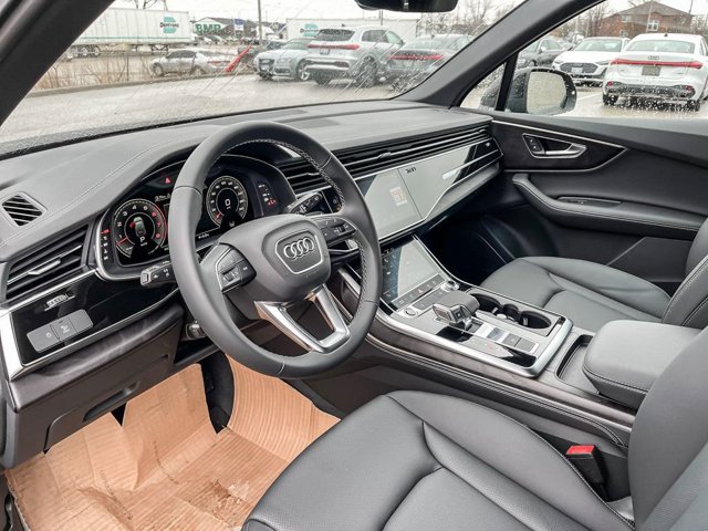 2026 Audi Q7 Progressiv, černá, 3 000 km, dovoz Kanada — foto 16 z 20