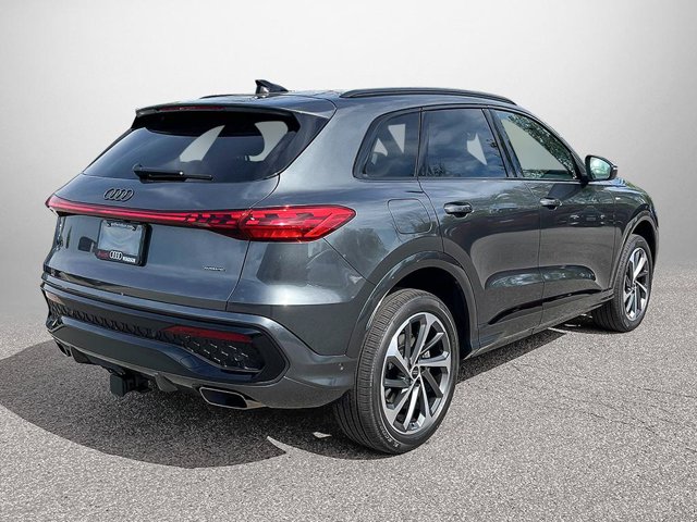 2026 Audi Q5 Progressiv, šedá, 2 000 km, dovoz Kanada — foto 5 z 20