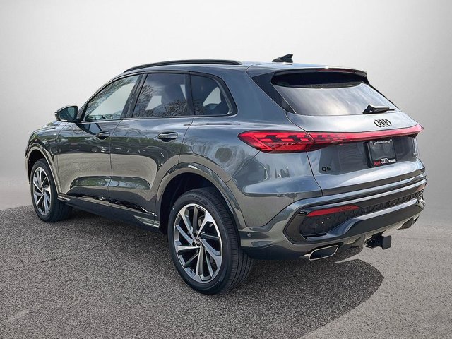 2026 Audi Q5 Progressiv, šedá, 2 000 km, dovoz Kanada — foto 9 z 20