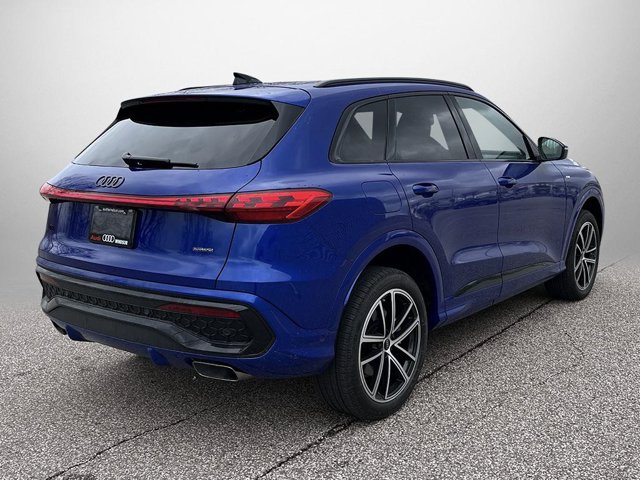 2026 Audi Q5 Progressiv, modrá, 27 km, dovoz Kanada — foto 5 z 20