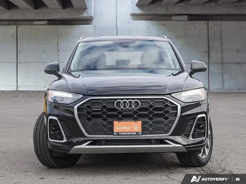2023 Audi Q5 Progressiv, bílá, 58 843 km, dovoz Kanada — foto 2 z 12